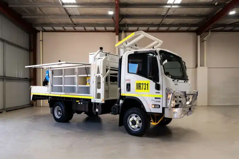 new_rental_izuzu_single_cab_fitter_truck-24