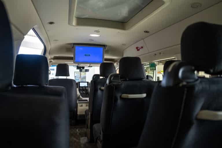 Hiace 4x4 12 Seater Minespec Bus
