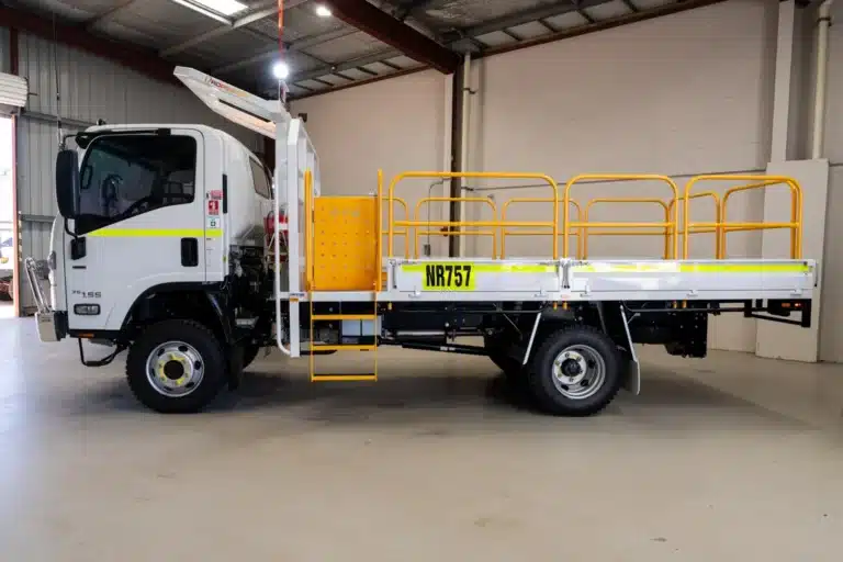 new_rental_izuzu_single_cab_flatbed_truck-1