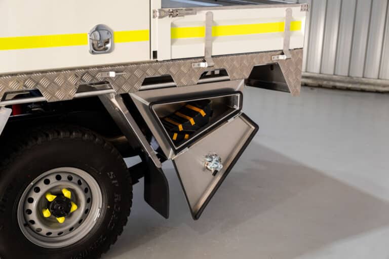 LandCruiser Minespec Single Cab Fitter